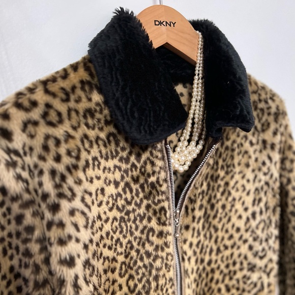 EUC leopard fleece M cozy soft easy zip-up - Picture 8 of 11